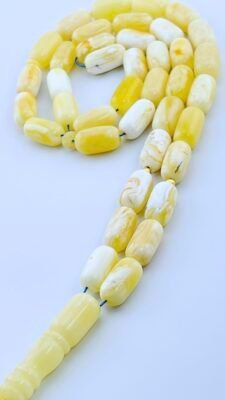 EXCLUSIVE ICY WHITE NATURAL BALTIC AMBER ROSARY 39 BEADS 32 GR. مسباح كهرمان بولندي ثلجي قديم تشخيط