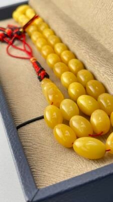 VINTAGE NATURAL BALTIC AMBER BUTTERSCOTCH ROSARY 50GR. 33 BEADS  مسباح كهرب حر بولندي آصفر قديم