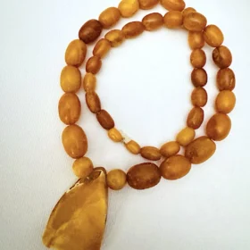 RARE CERTIFIED ANTIQUE GERMAN NATURAL BALTIC AMBER NECKLACE 22GR .  عقد كهرمان الماني حر نادر